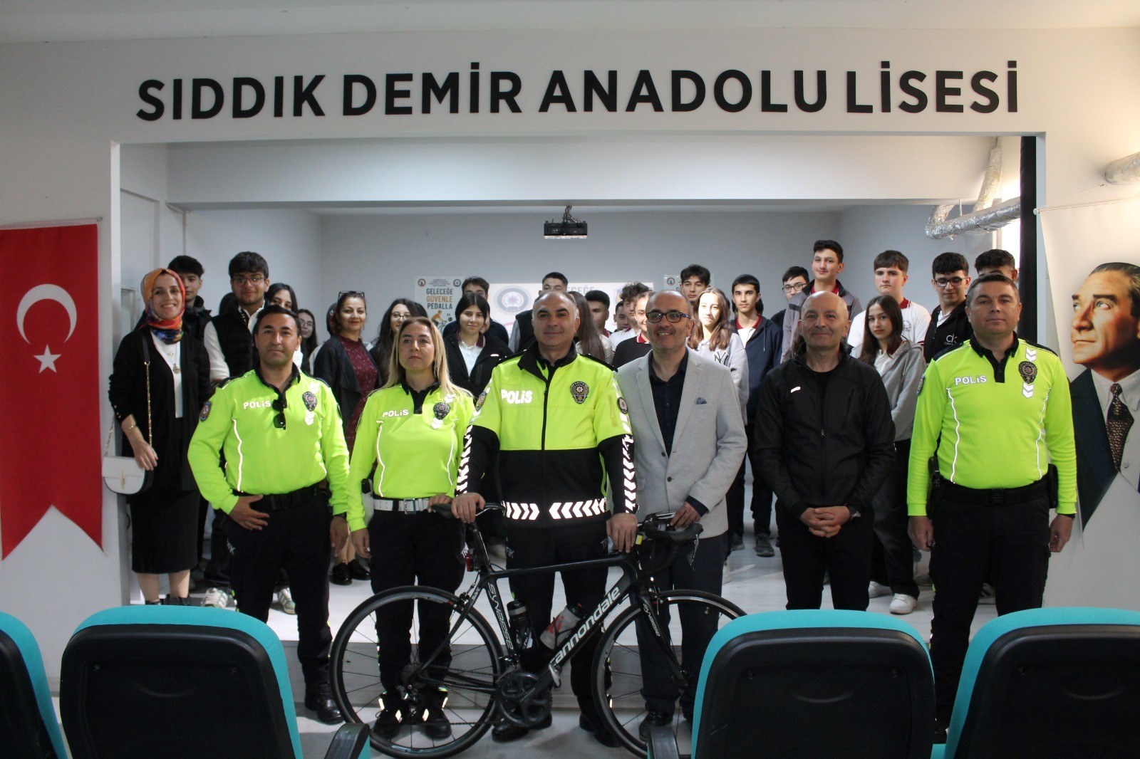 Sağlıklı Ve Güvenli Ulaşım Için Pedalla