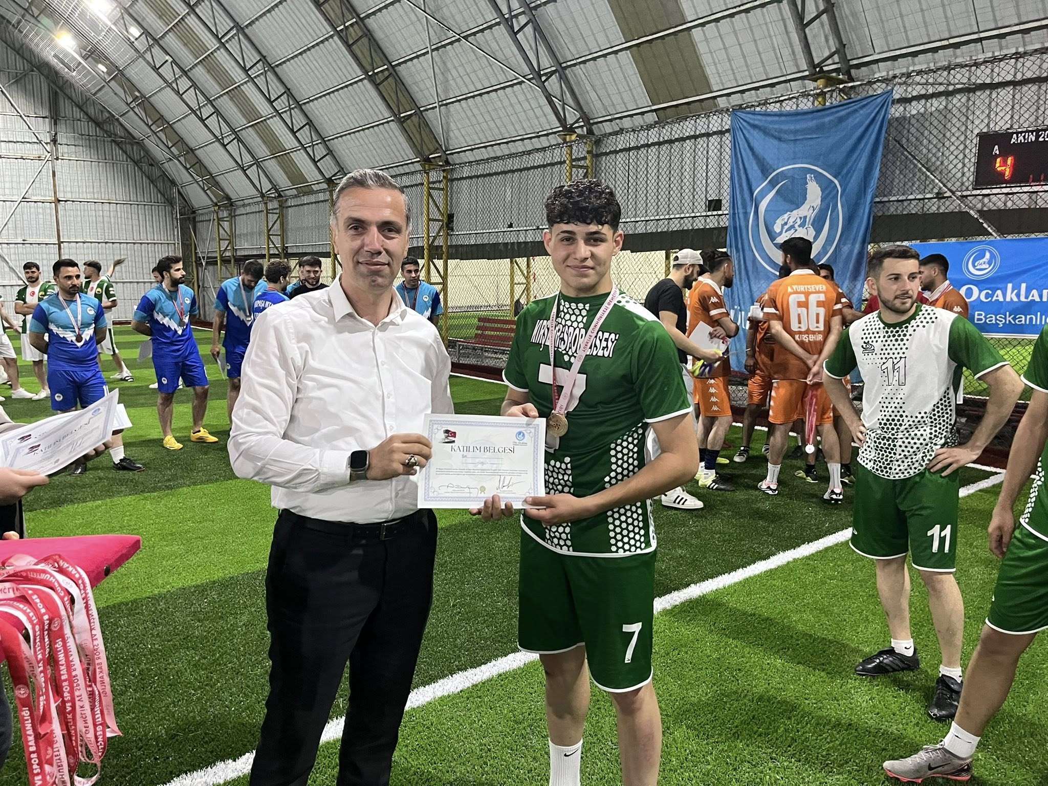 Ülkü Ocakları Futbol Turnuvasında Dereye Girenler Ödüllendirildi (1)