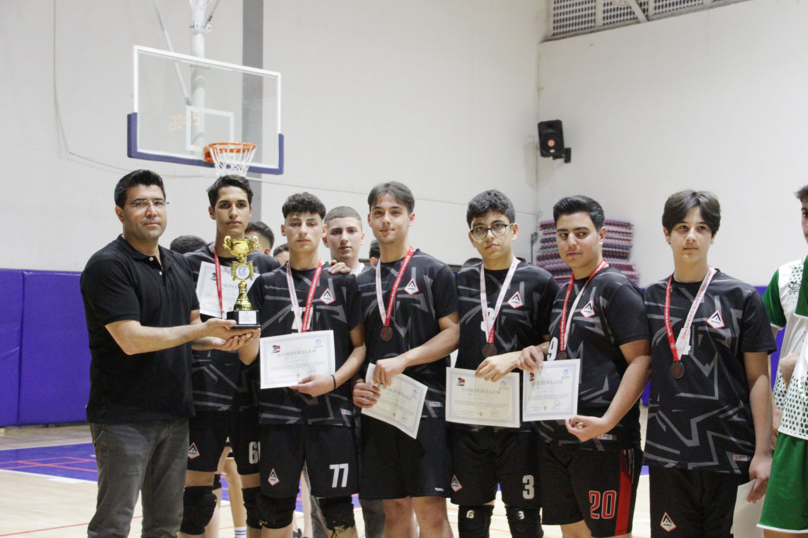 Ülkü Ocaklarının Voleybol Turnuvası Sona Erdi (1)