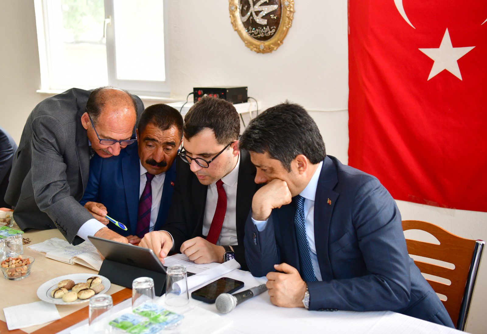 Vali Demiryüreksöz Sizde”3