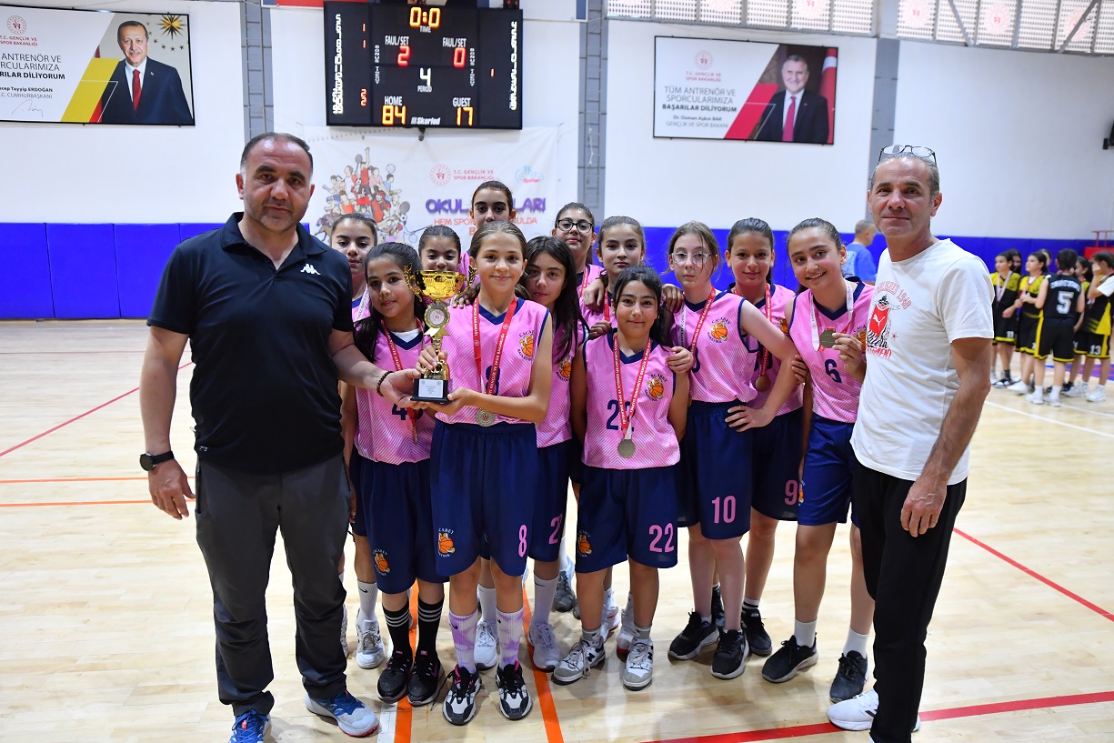 Basketbol Kızlarda Şampiyon Kırşehir Yıldızları (3)