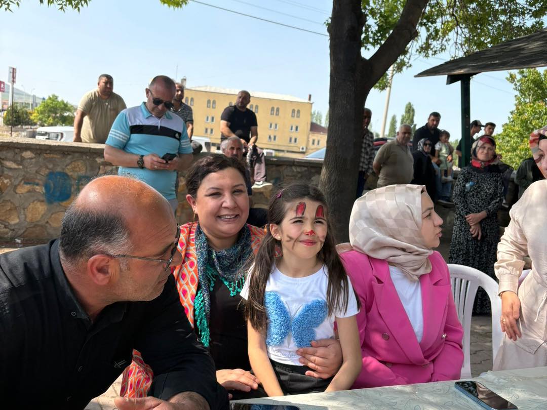 Bayram Sevici Miniklerle Daha Anlamlı2