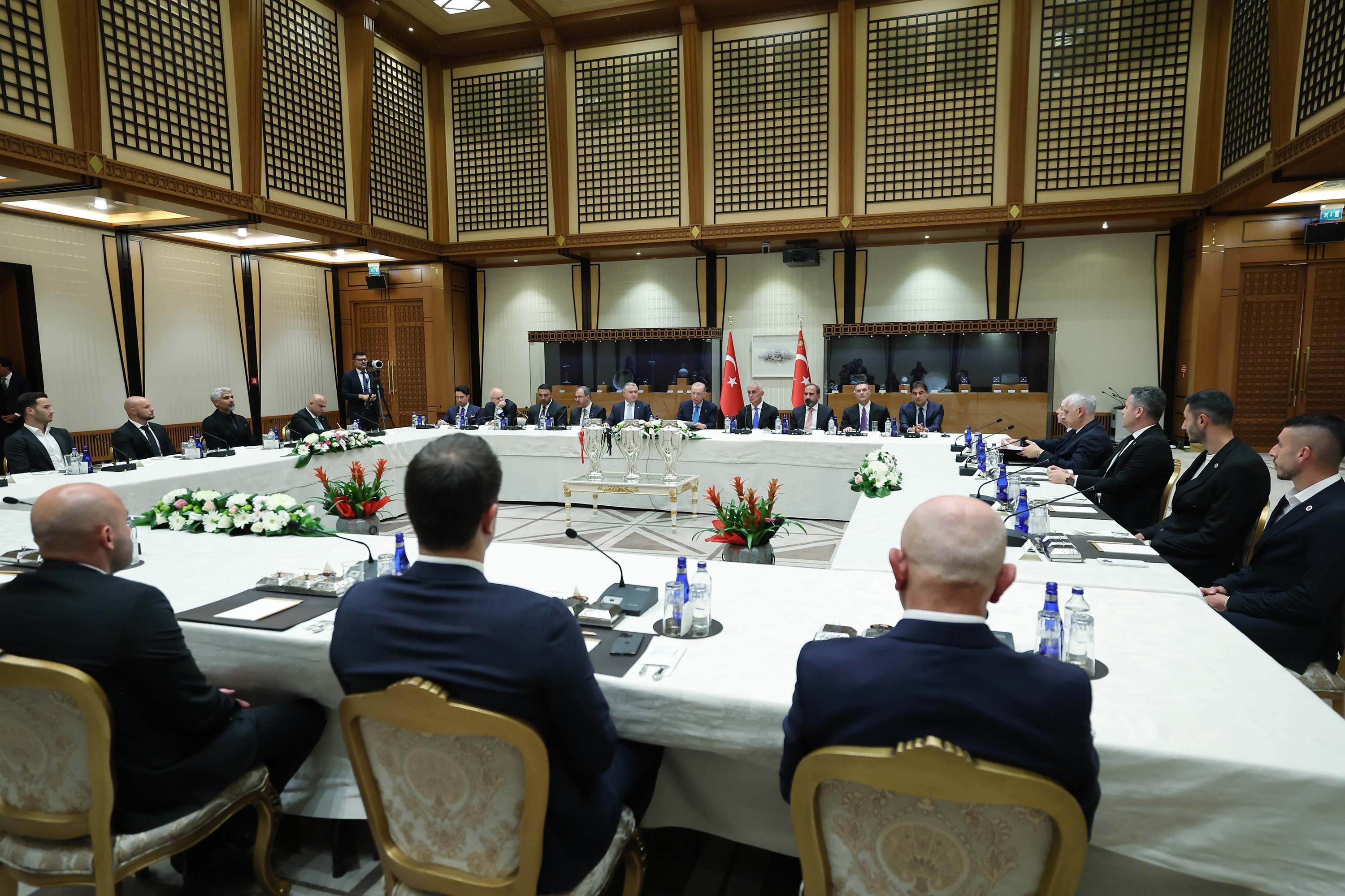Cumhurbaşkanı Erdoğan, Süper Lige Yükselen Takımları Makamında Ağırladı (2)