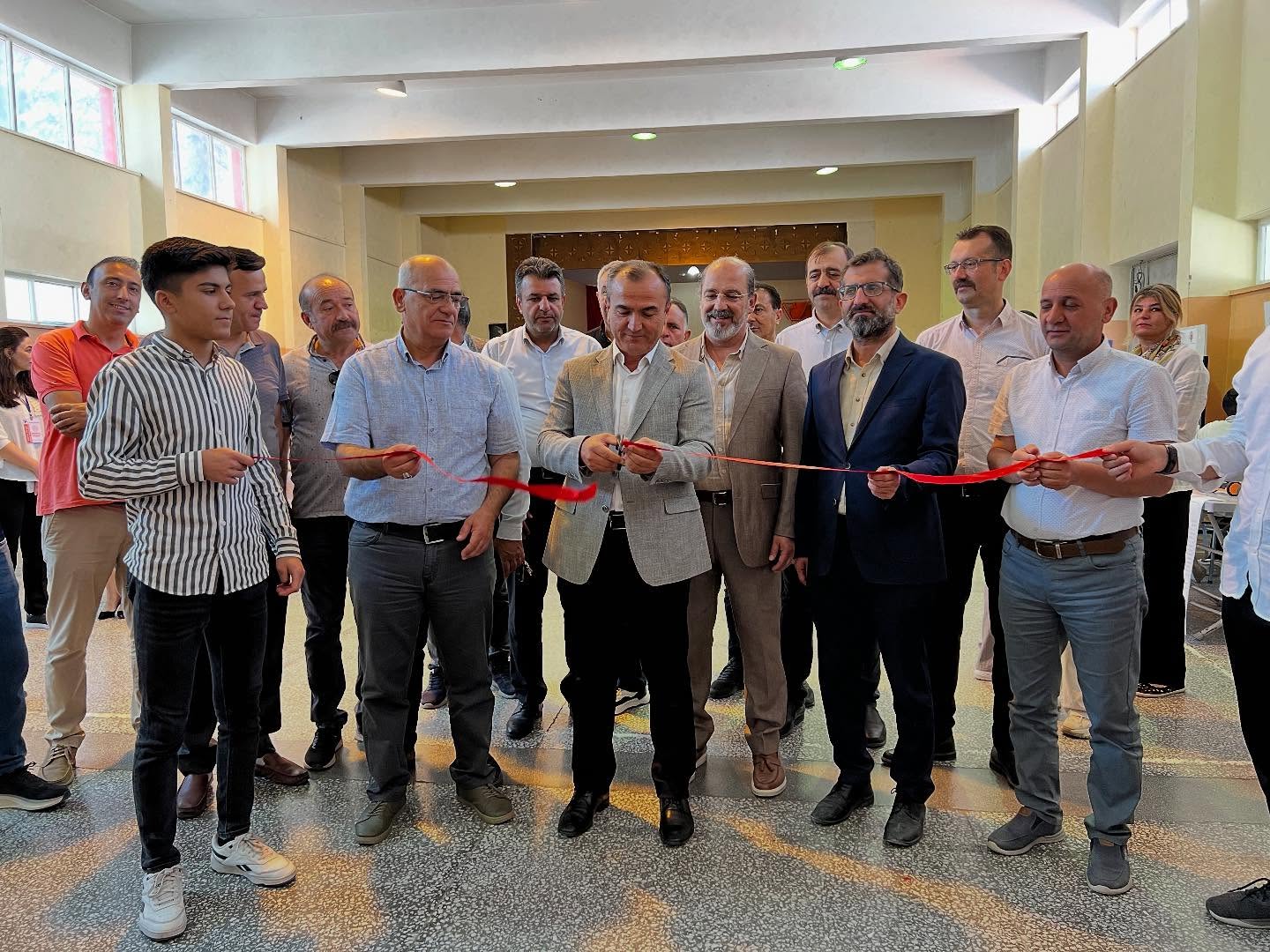 Kırşehir’de Bilim Fuarı Festivali’nde Gençlerin Buluşları Sergilendi