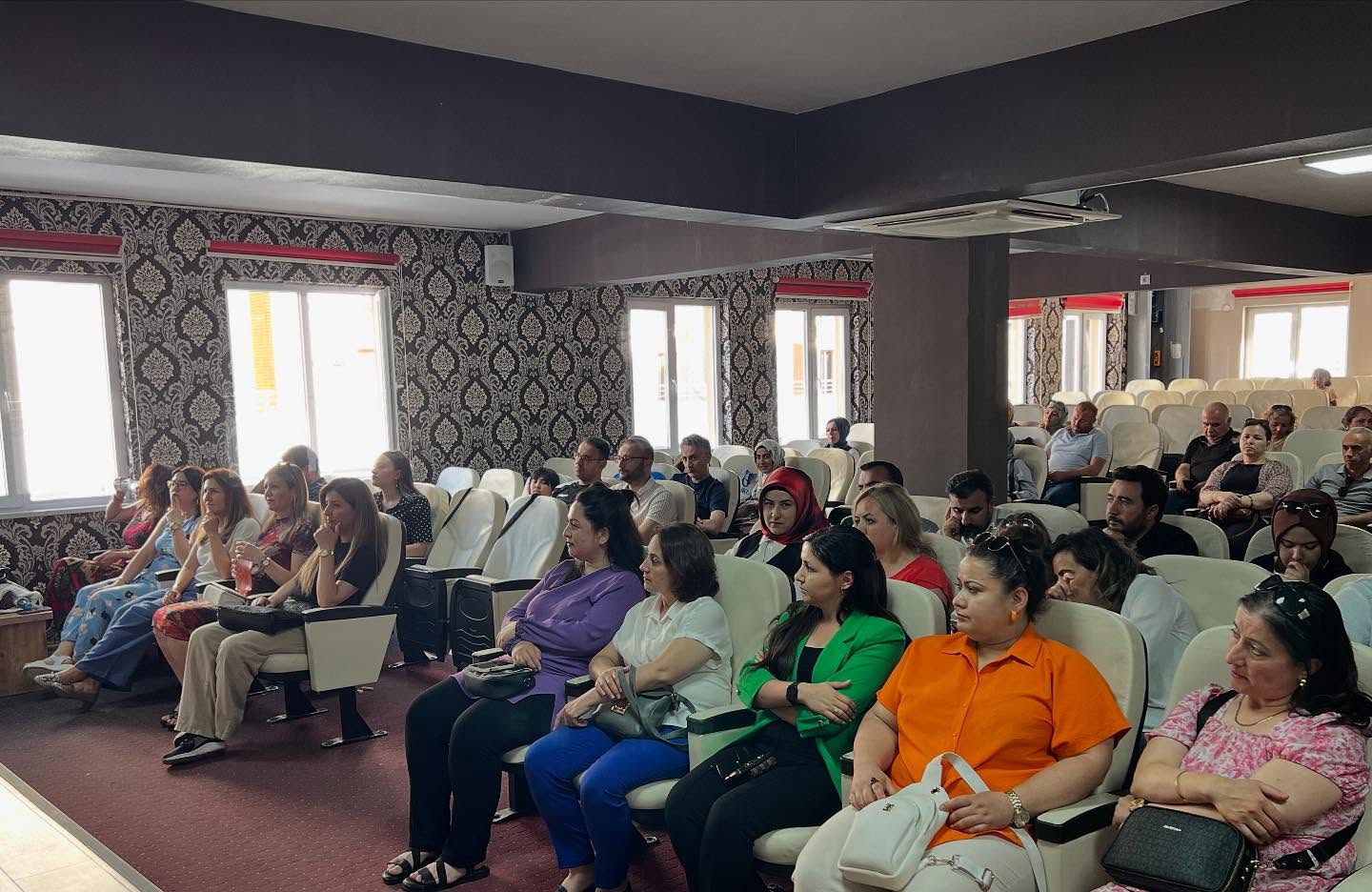 Kırşehir’de Eğitimin Kalbi Akademilerde Attı1