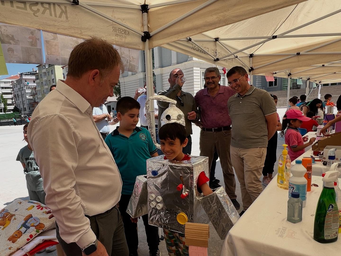 Kırşehir’de Yıl Sonu Sergisi Büyük Merak Uyandırdı