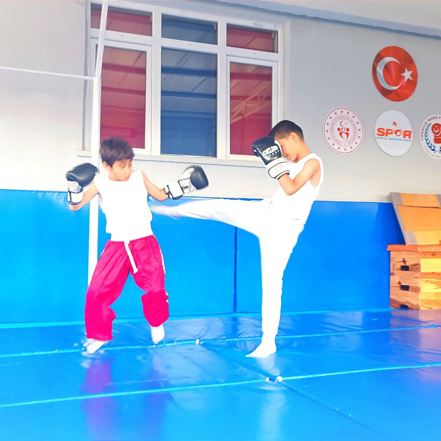 Mucur’da Kick Boks Eğitimleri Tüm Hızıyla Sürüyor (1)