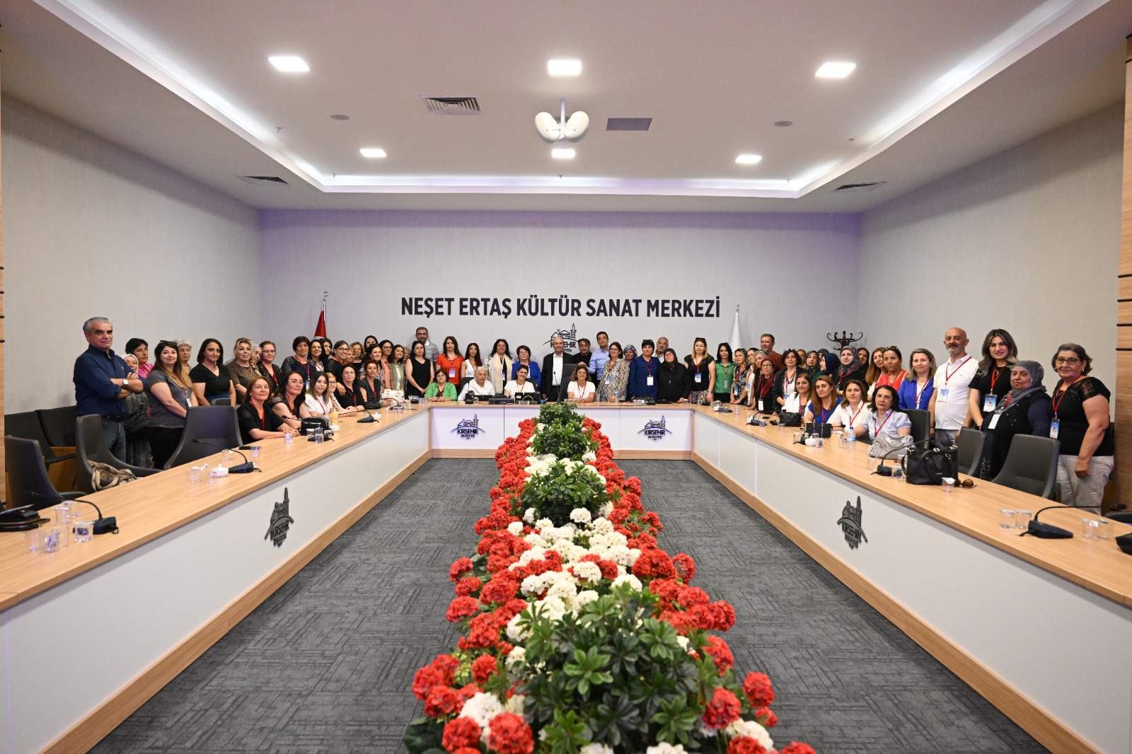 “Toplumsal Cinsiyet Eşitliği Yolunda Lider Kadınlar”