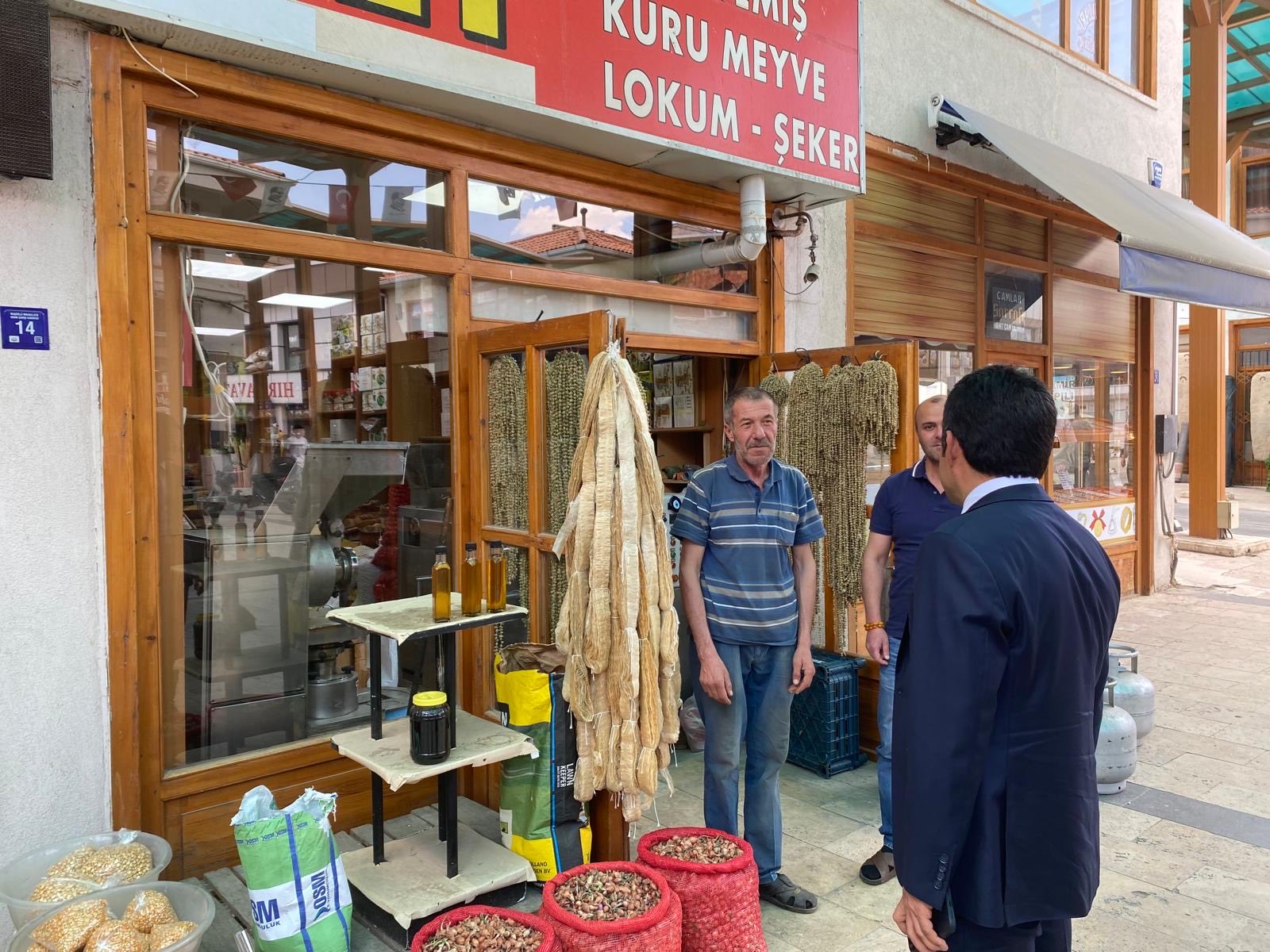 Vali Demiryürek, Uzun Çarşı Esnafı Ile Bir Araya Geldi3