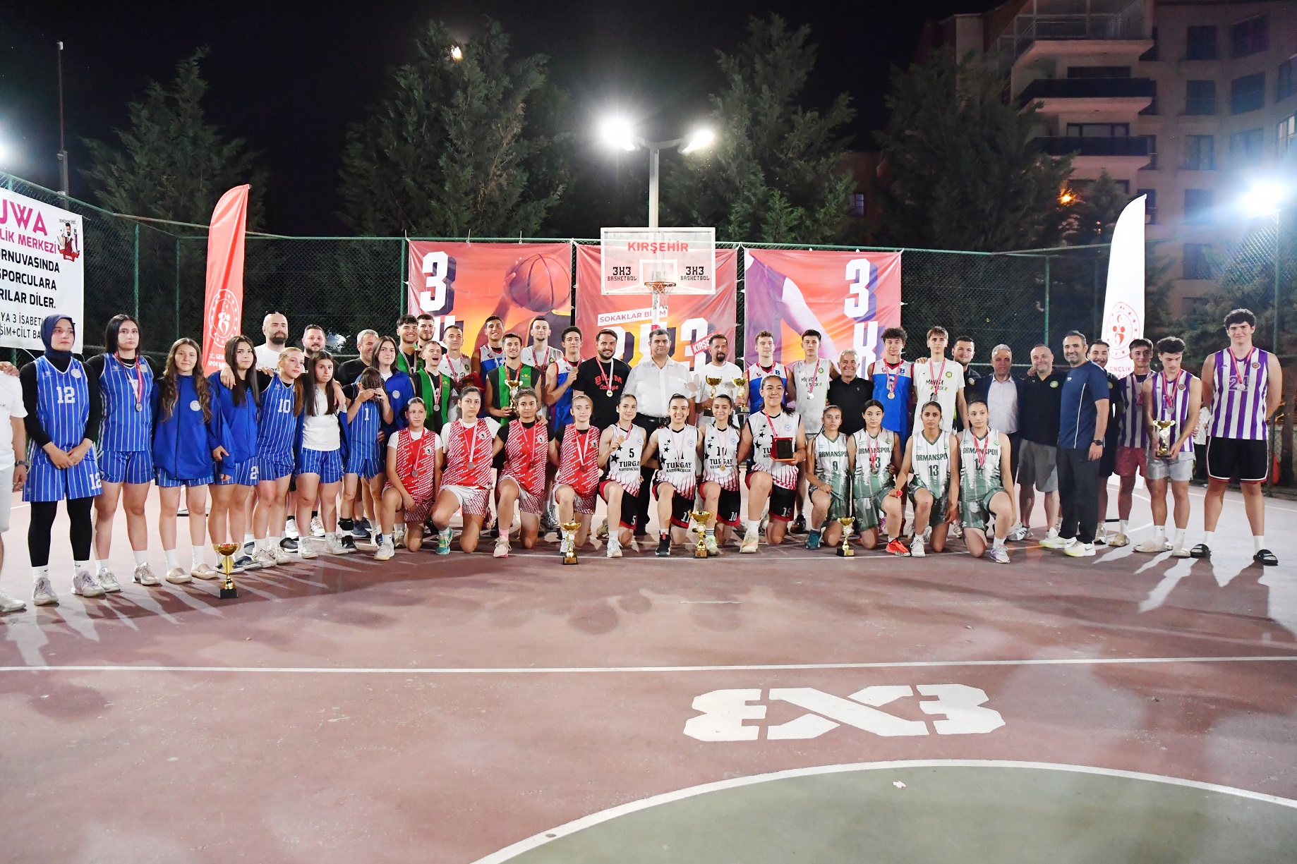 3X3 Basketbol Maçlari Sona Erdi̇ (5)