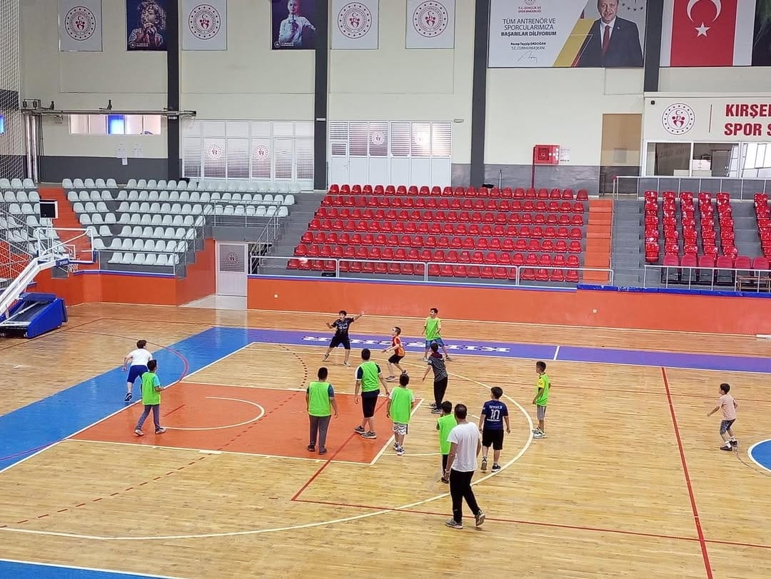 Hentbol Çalışmaları Devam Ediyor (3)