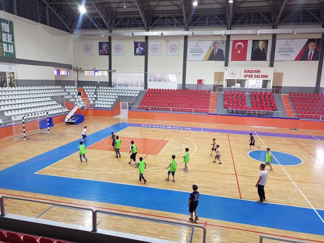 Hentbol Çalışmaları Devam Ediyor (4)