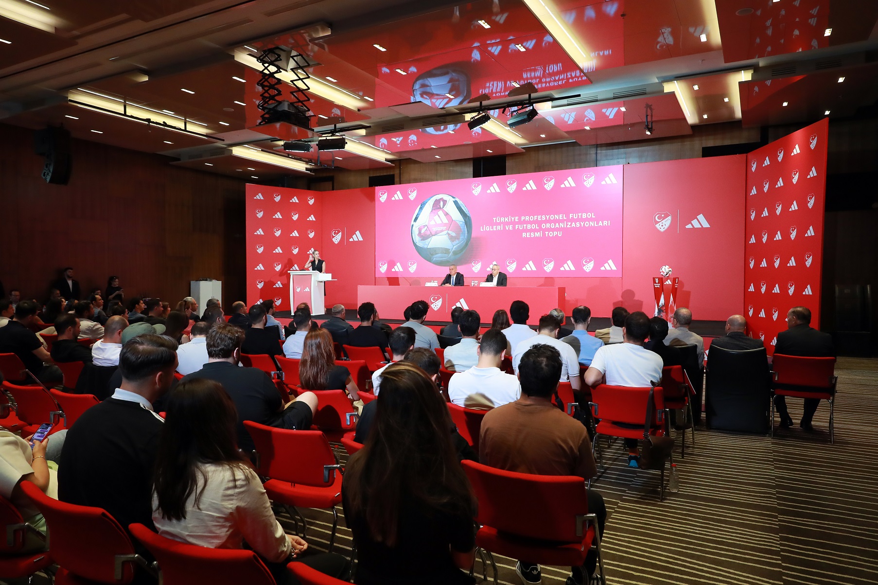 Kırşehirspor’un Resmi Futbol Topu Sponsoru Adidas Oldu (3)