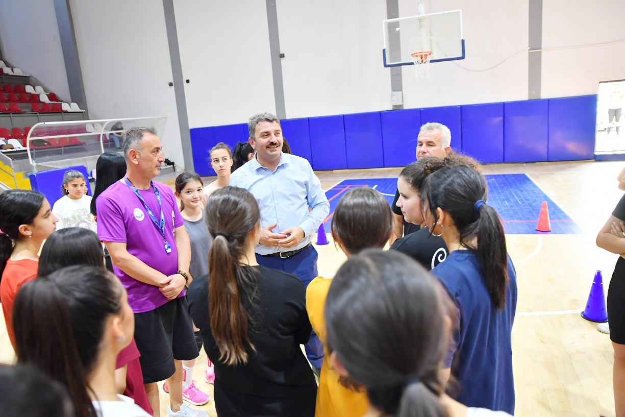 Spor İl Müdürü Çakmakçı'dan Genç Voleybolculara Ziyaret (4)
