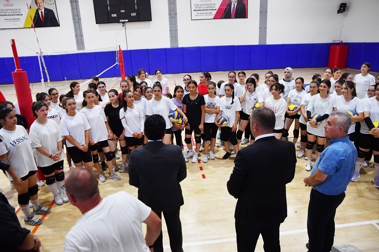 Vali Demiryürek’ten Yaz Spor Okullarına Ziyaret (1)