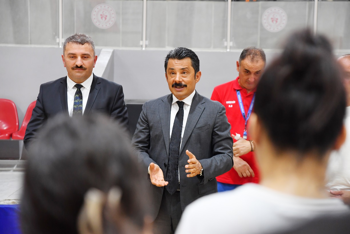 Vali Demiryürek’ten Yaz Spor Okullarına Ziyaret (2)