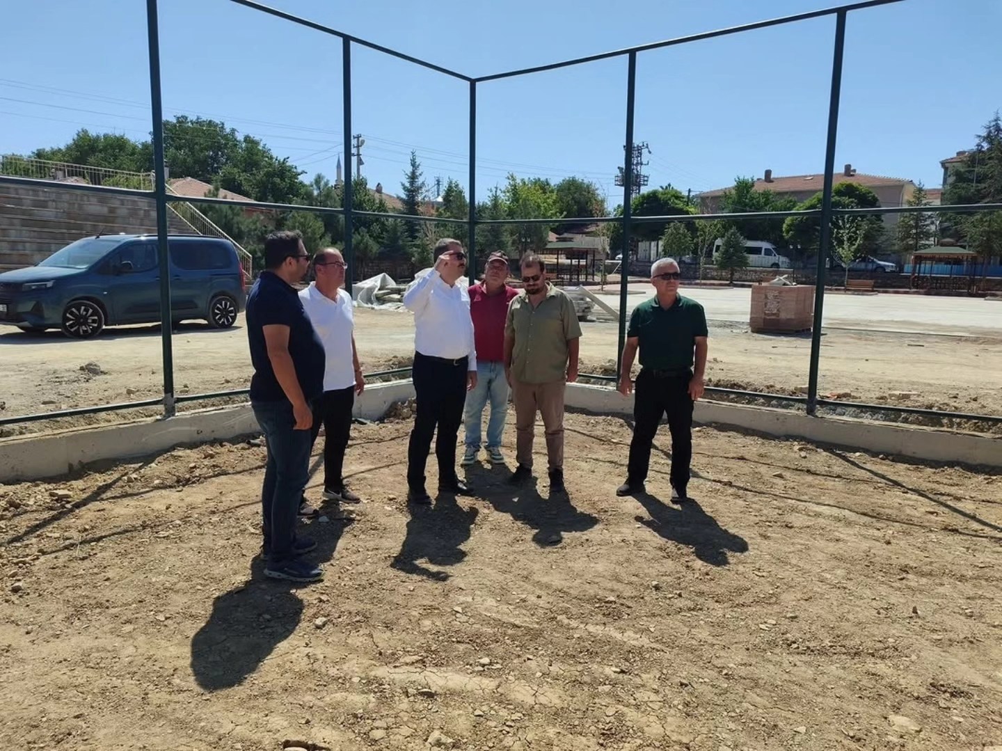 Akpinar'da Devam Eden Spor Tesi̇si̇ İnşaatinda İncelemeler Yapildi (3)