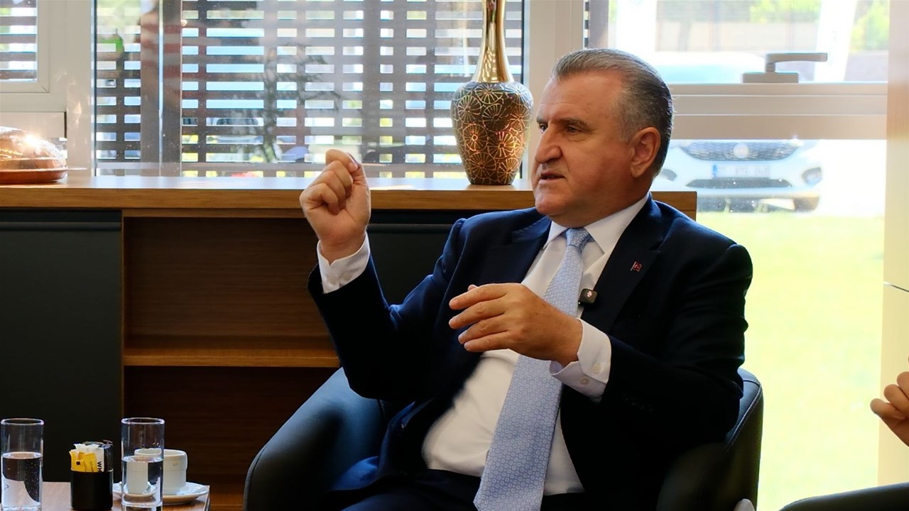 Bakan Dr. Osman Aşkin Bak “Bi̇zi̇m Kort”A Konuk Oldu (4)