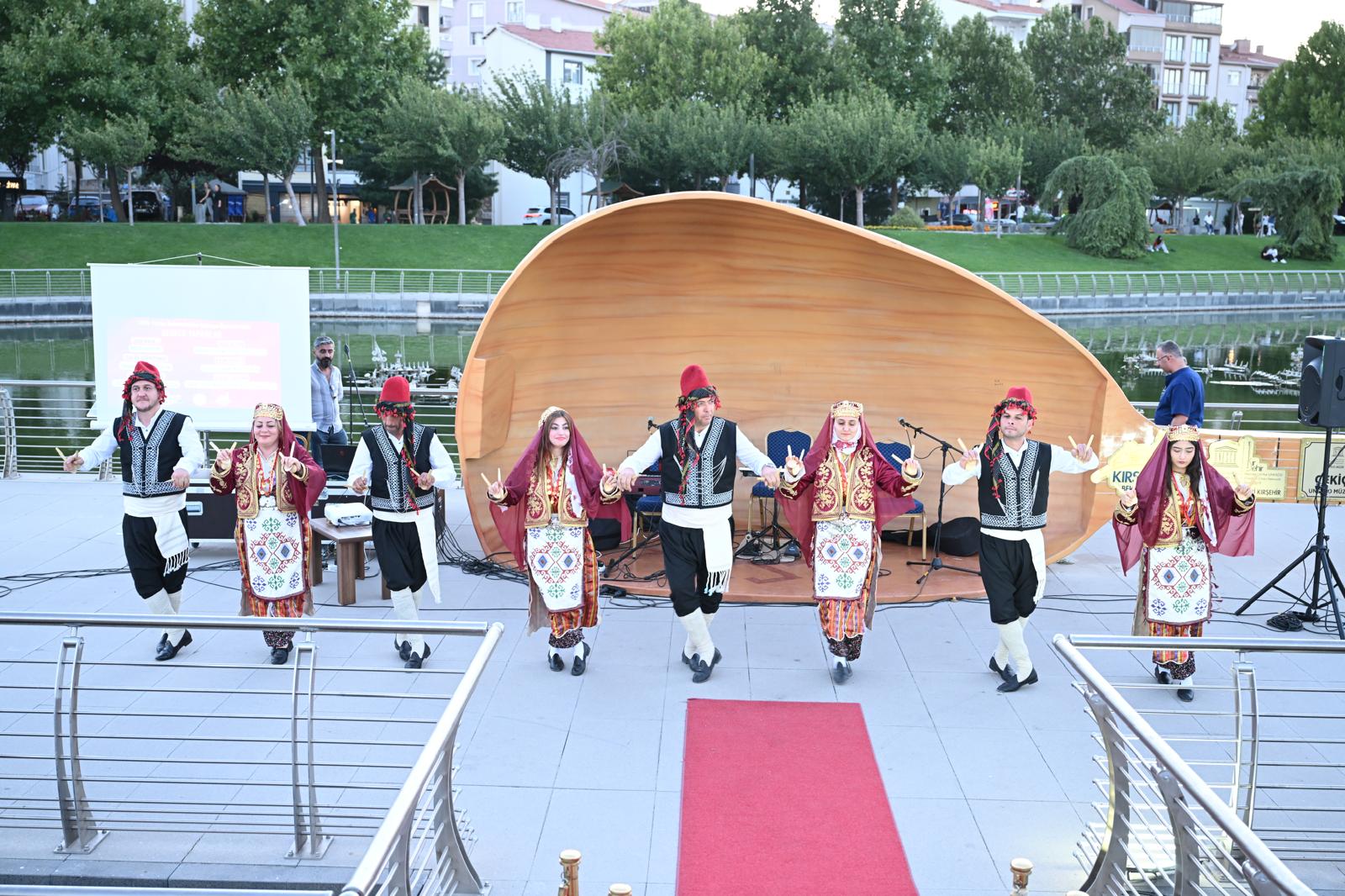 Begem Üniversite Başarısını Kentpark’ta Kutladı