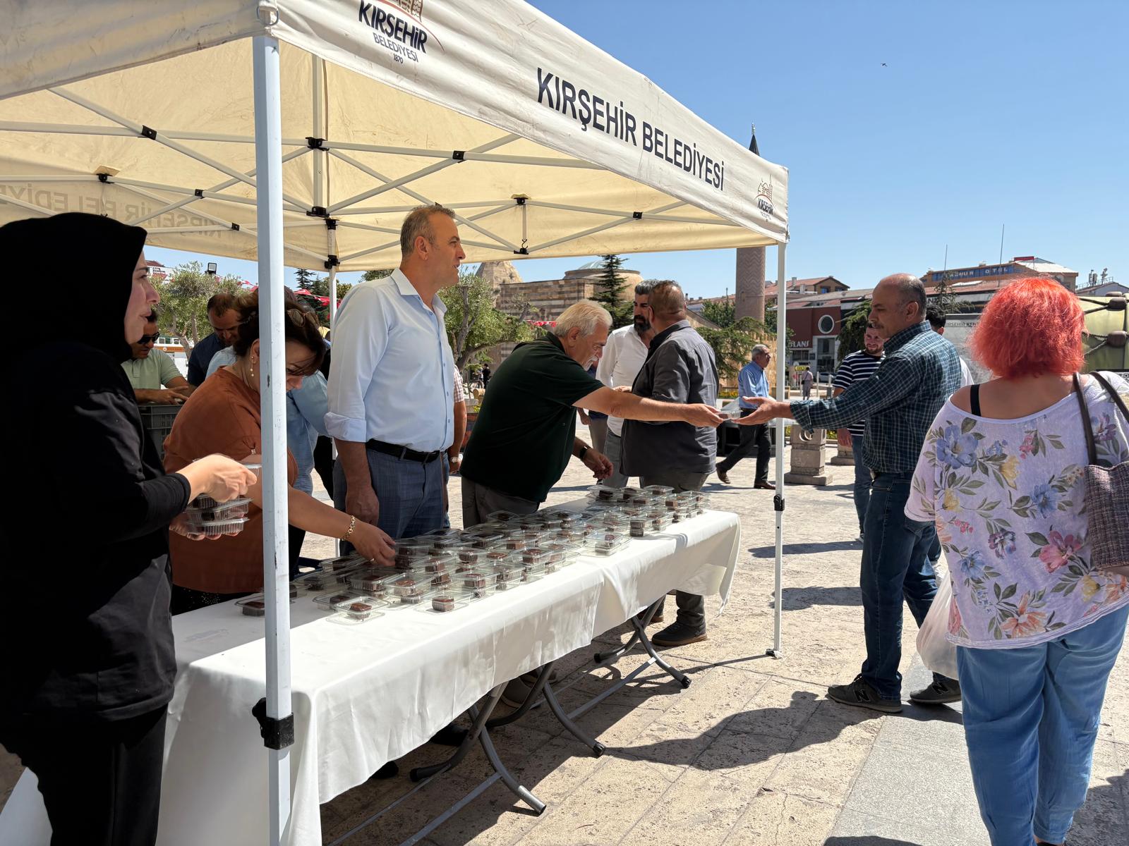 Cacabey Meydanı’nda Mevlit Ve Helva İkramıyla Şehitler Anıldı2