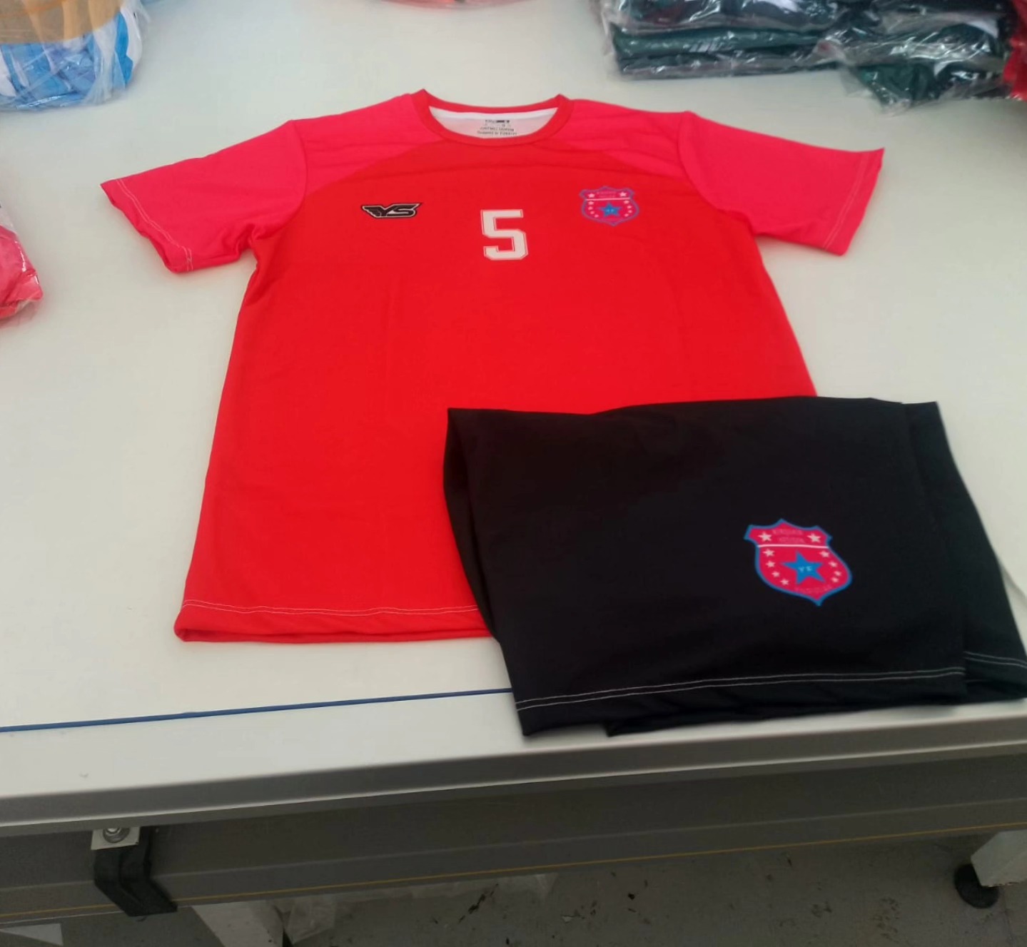 Demir’den Yetişen Yıldızlar’a Malzeme Yardımı (1)