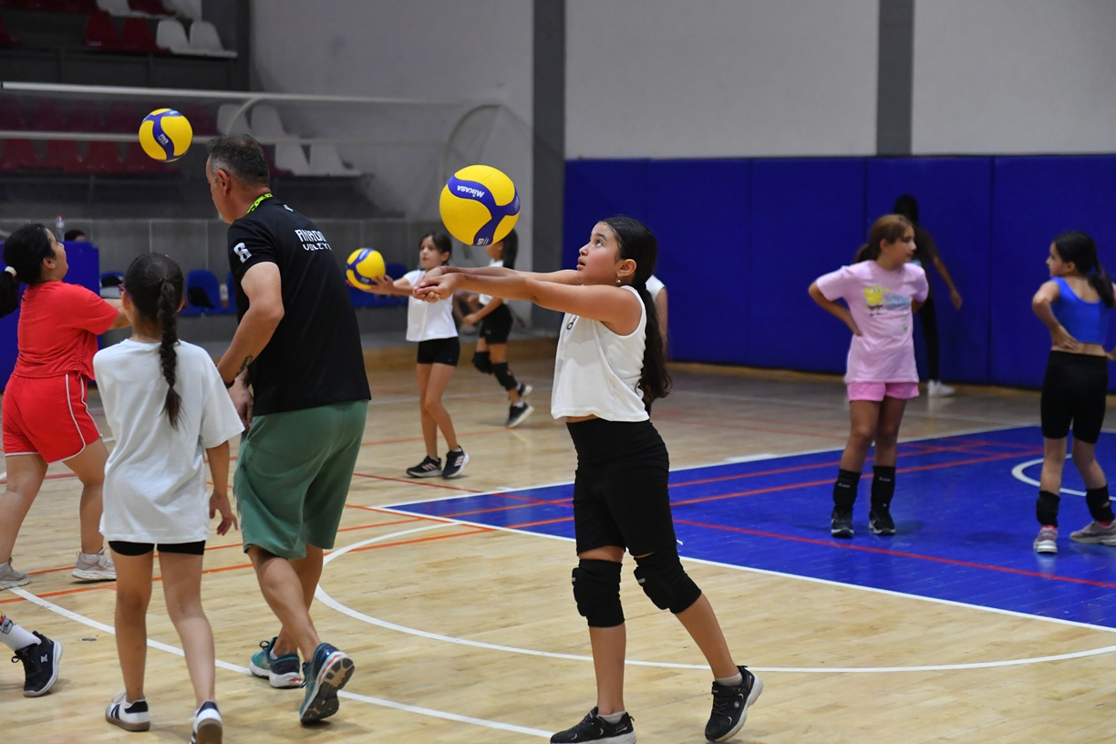 Gsb Yaz Spor Okulları Voleybol Eğitimi Devam Ediyor (2)