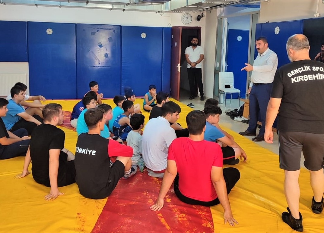 İl Müdürü Yasin Çakmakçı’dan Sporculara Moral Ziyareti (2)