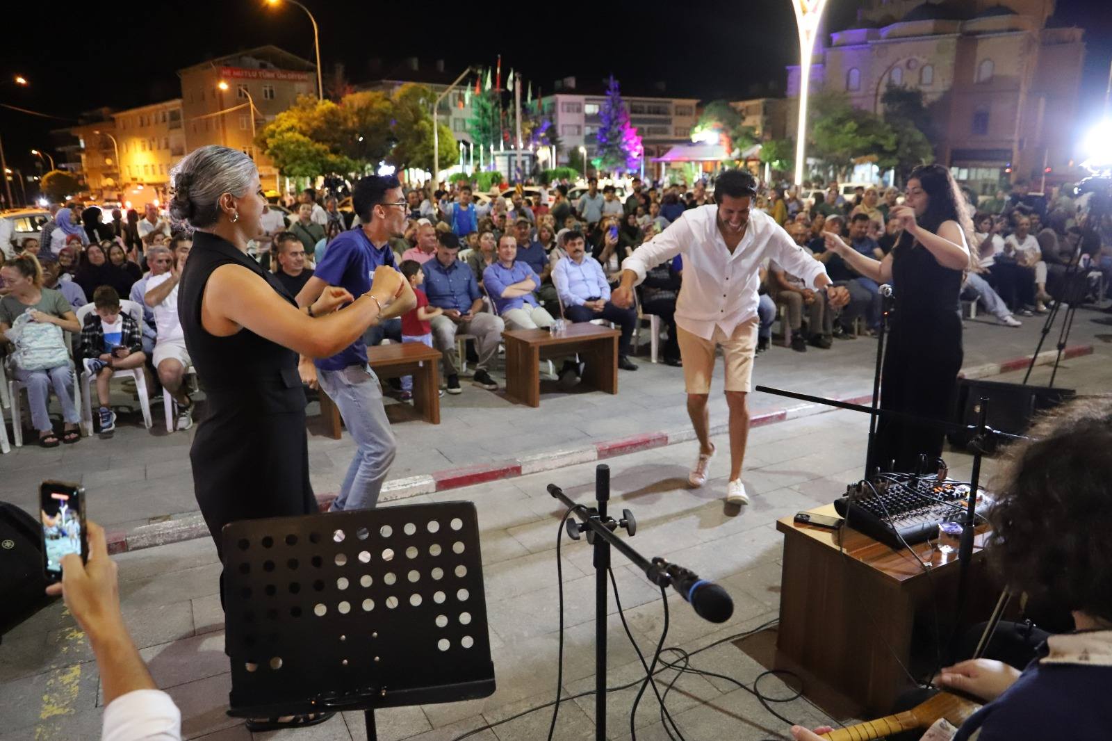 Kaman’da Türkü Zamanıallı Turnam Kültür Otobüsü’ne Yoğun Ilgi3