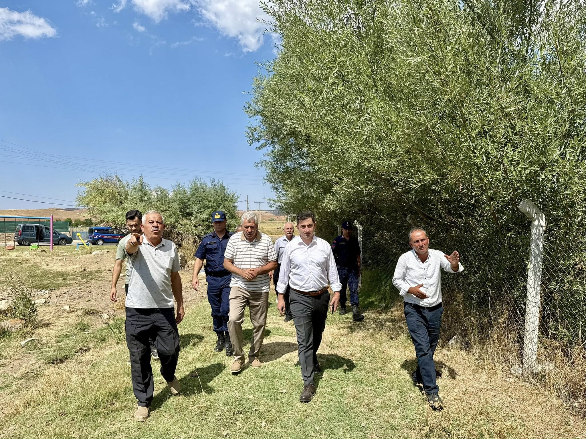 Kaymakam Görmüş Aşağıhacıahmetli Köyü Sakinleri Ile Bir Araya Geldi2