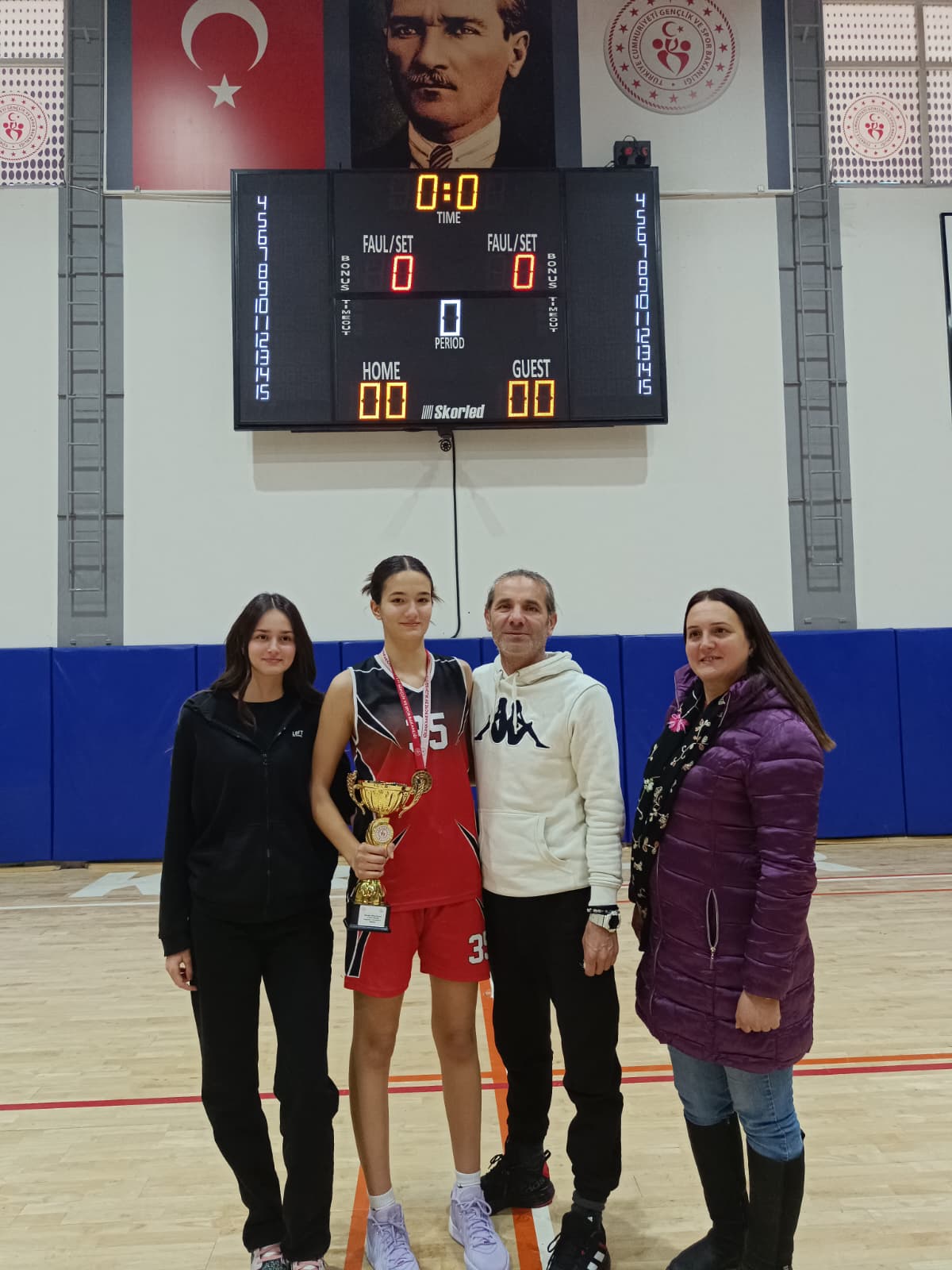 Kırşehir’in Gururu Ecrin Akat, Ted Koleji Spor Kulübü’ne Transfer Oldu (2)