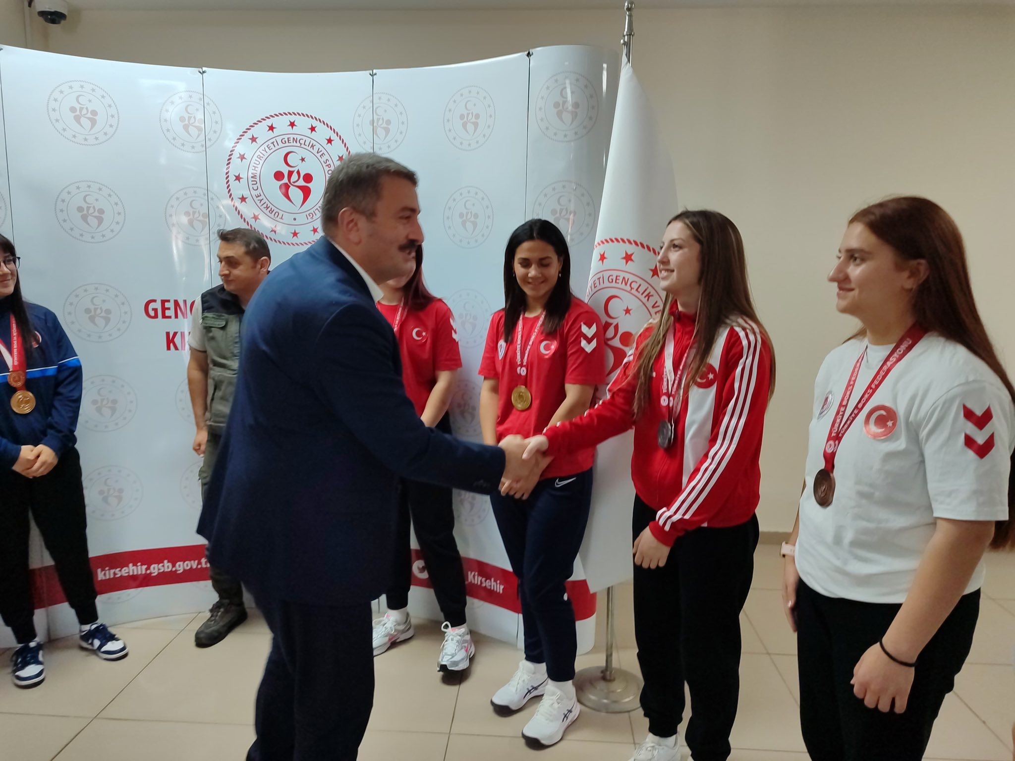 Milli Sporculardan İl Müdürü Çakmakçı’ya Ziyaret (3)