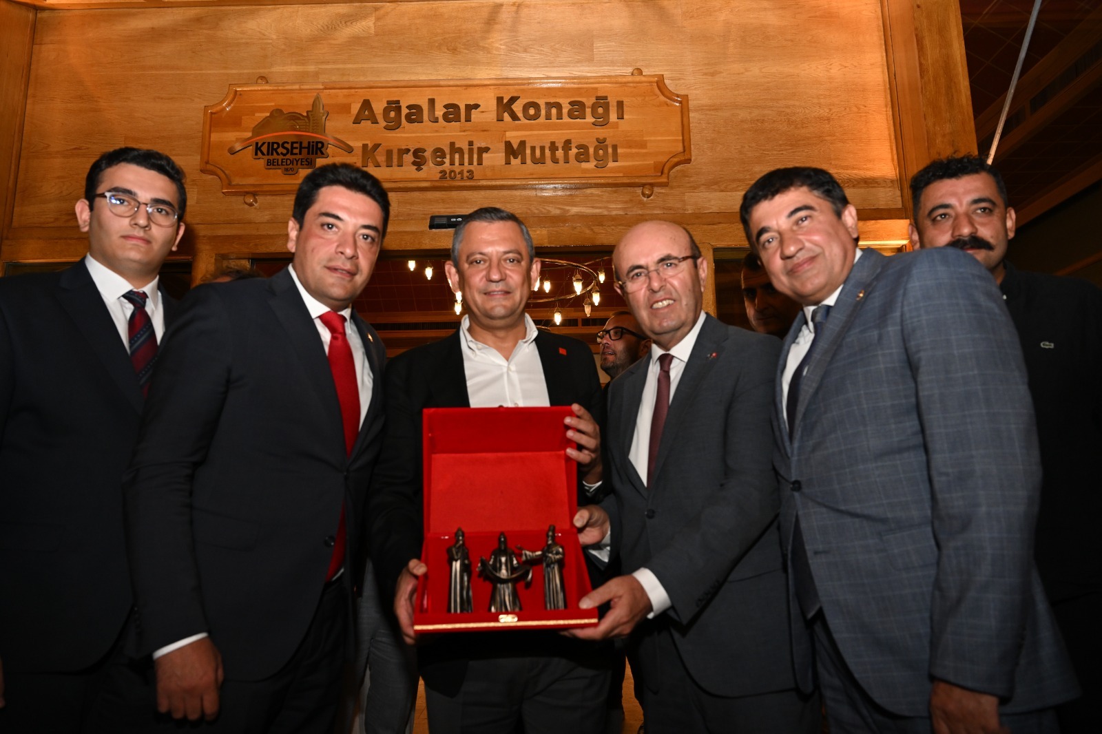 Özgür Özel Selahatti̇n Eki̇ci̇oğlu