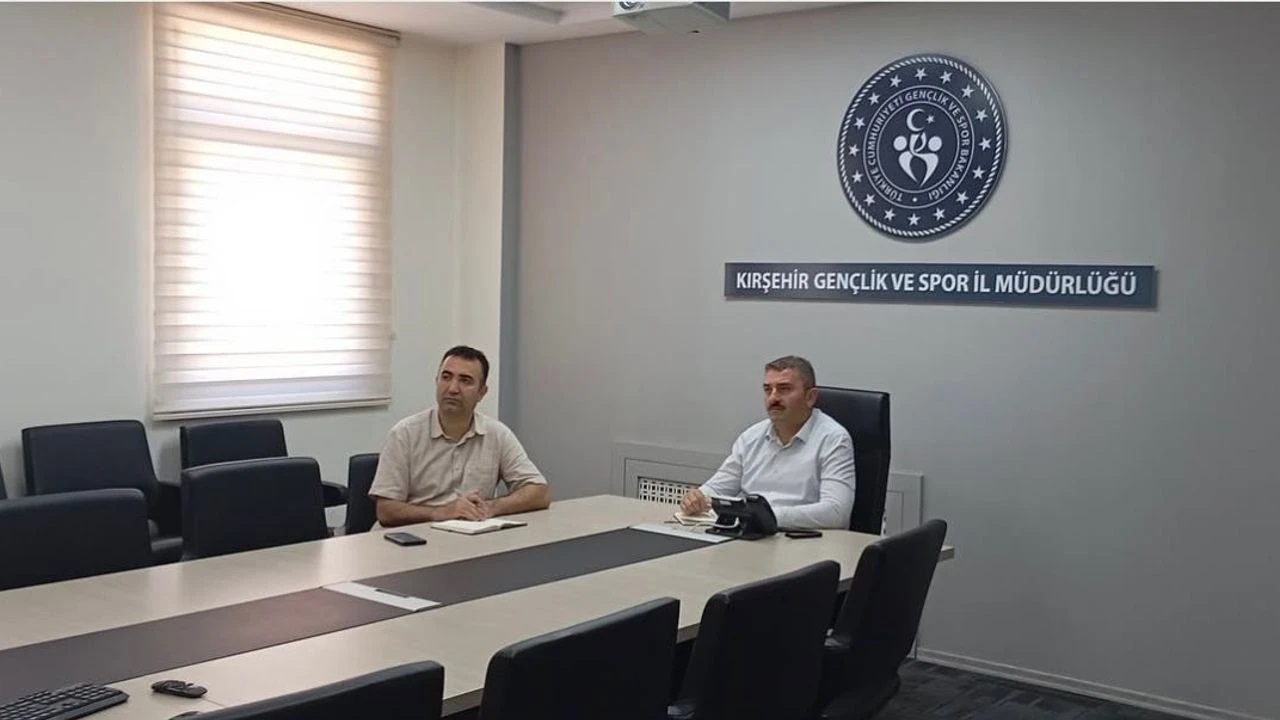 Spor İl Müdürü Çakmakçı, Gençlik Hizmetleri Değerlendirme Toplantısına Katıldı1