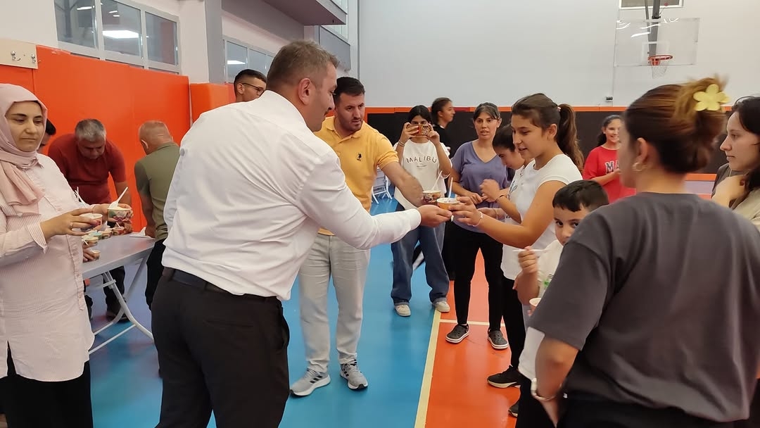 Spor İl Müdürü Çakmakçı'dan Halk Oyunları Ekibine Moral Ziyareti (3)
