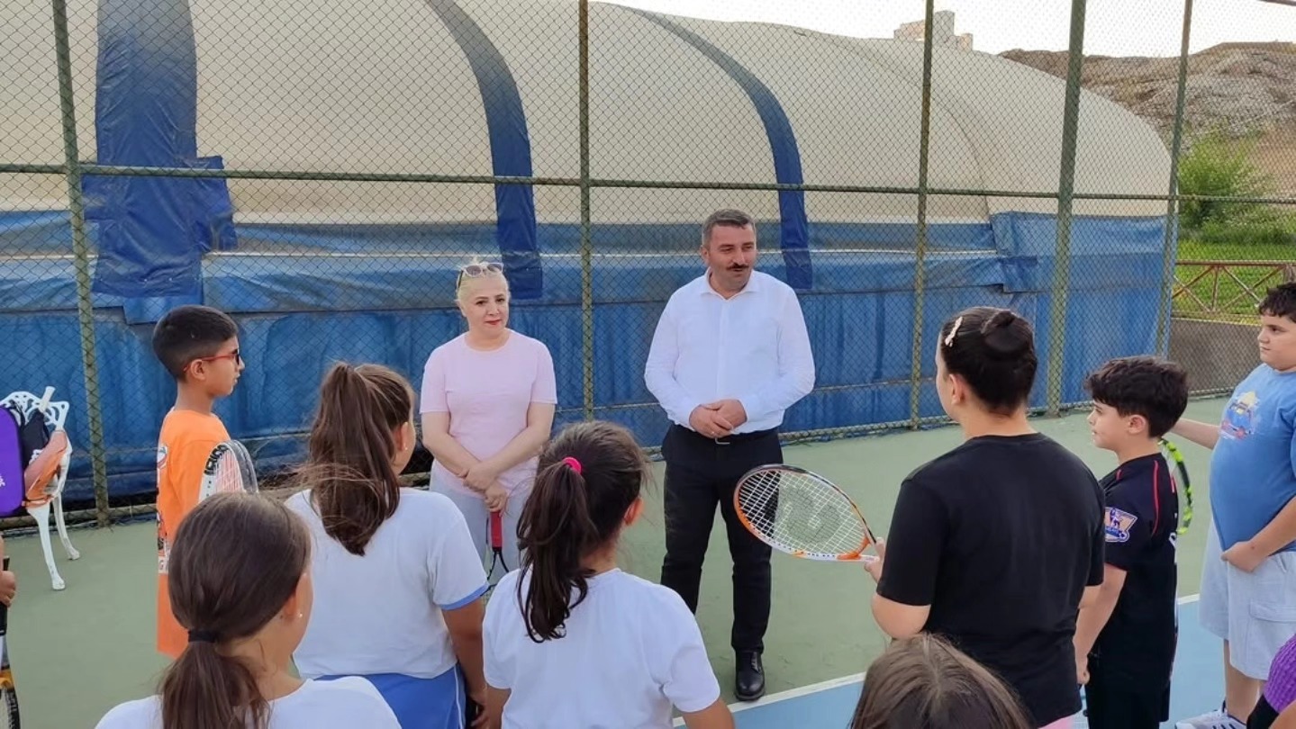 Spor İl Müdürü Çakmakçı’dan Tenisçilere Ziyaret! (3)