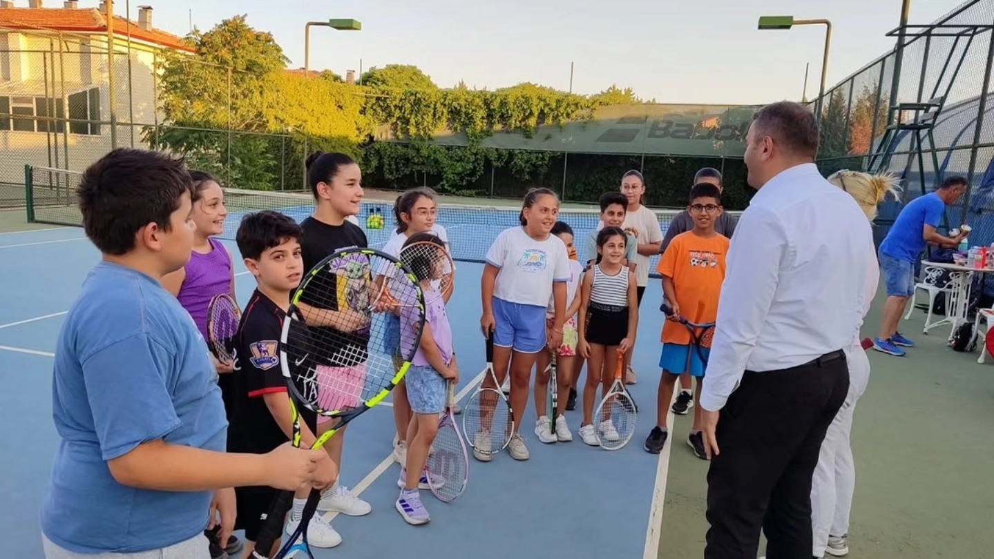 Spor İl Müdürü Çakmakçı’dan Tenisçilere Ziyaret! (4)
