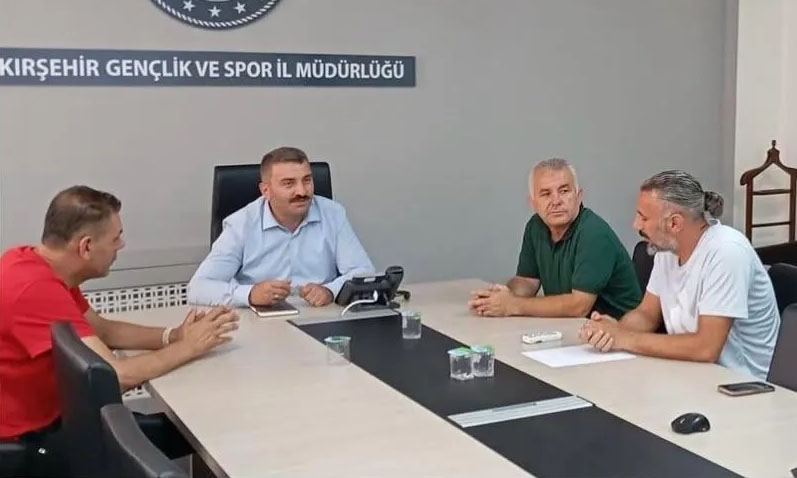 Spor Müdürü Çakmakçı, Hentbol Antrenörleriyle Bir Araya Geldi (1)-1