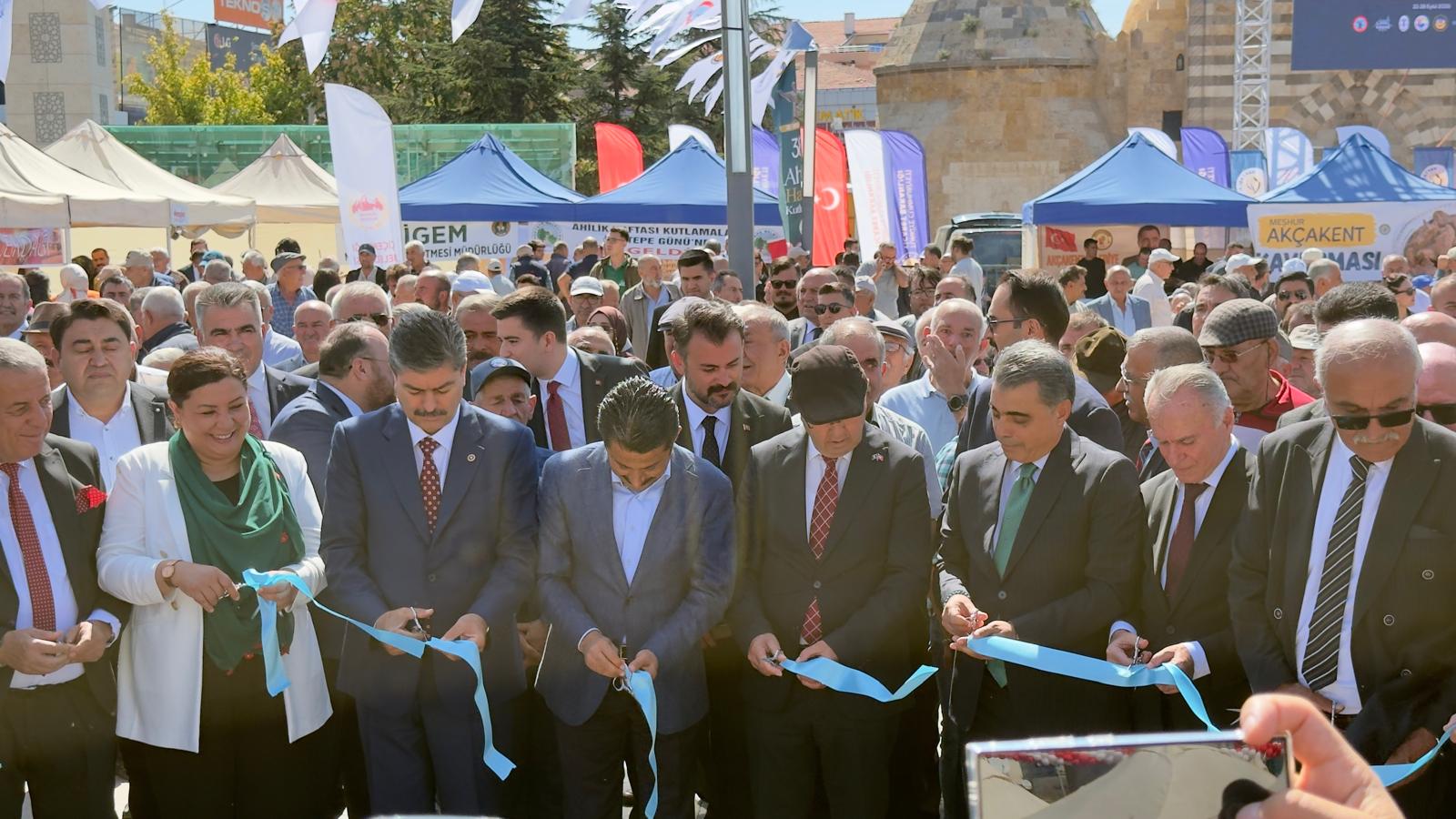 Ahilik Haftası’nın 38. Yılında İlçeler Cacabey Meydanı’nda Buluştu7