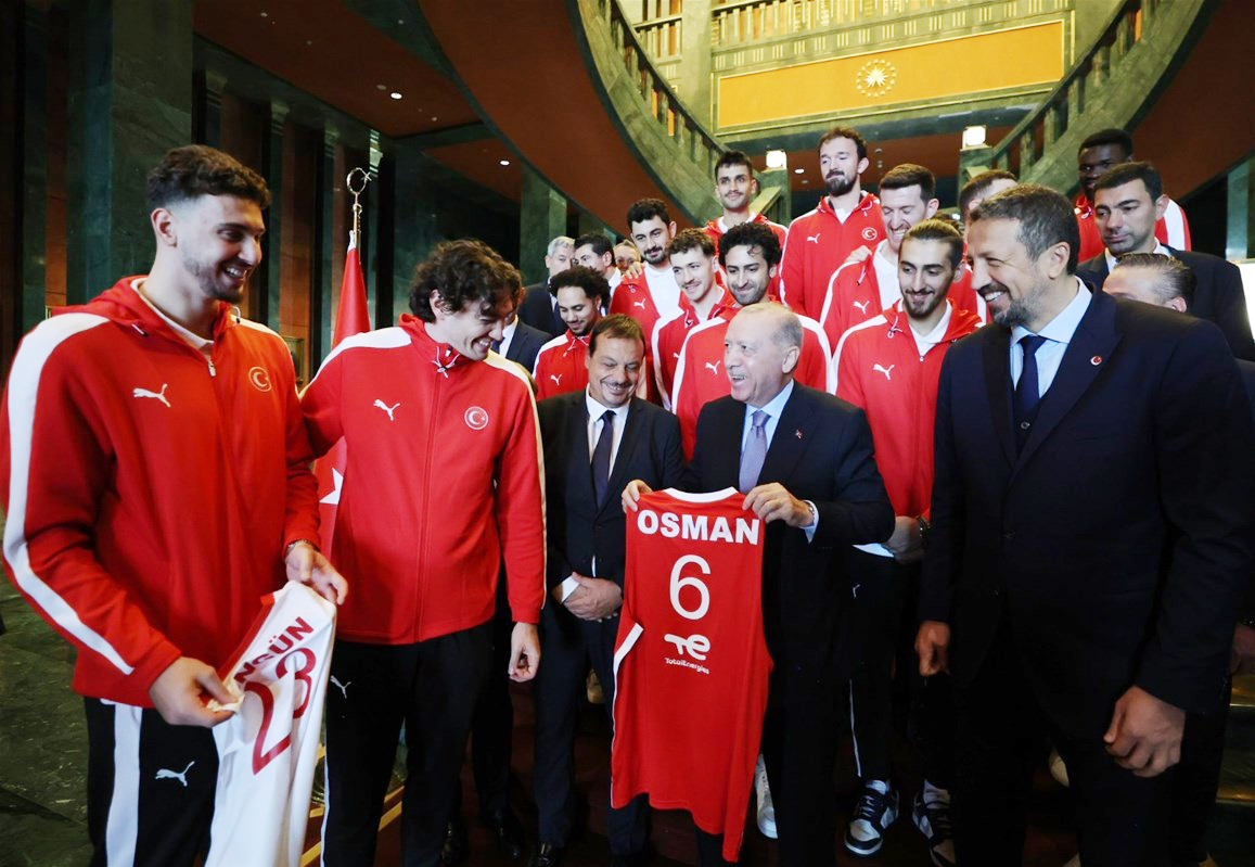 Başkan Erdoğan A Milli Basketbol Takımı'nı Kabul Etti (1)