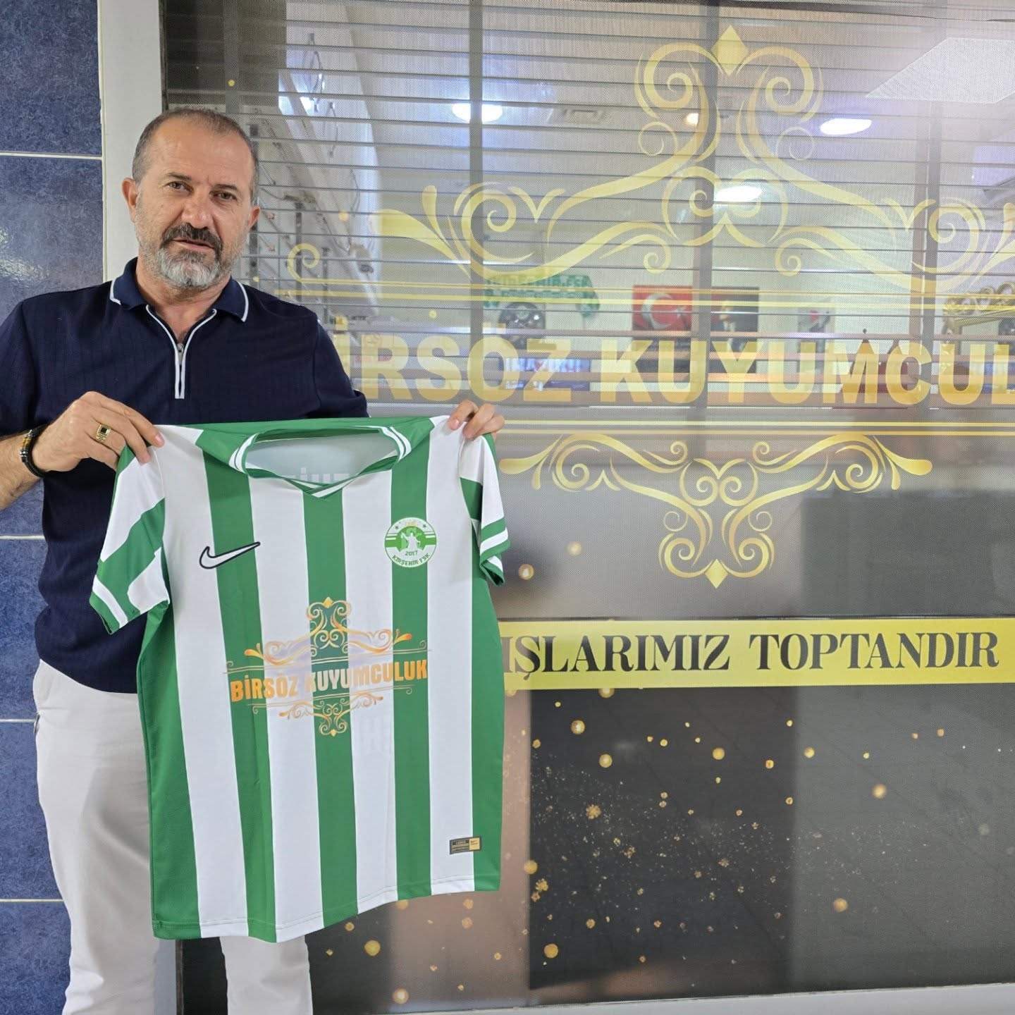 Başkan Yardımcısı Işık’tan U15 Kırşehirspor’a Forma Desteği (1)