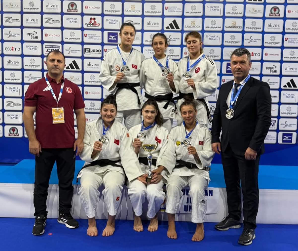 Ceylan Kocabey Ve Milli Takımımız Avrupa 2’Ncisi Oldu (2)