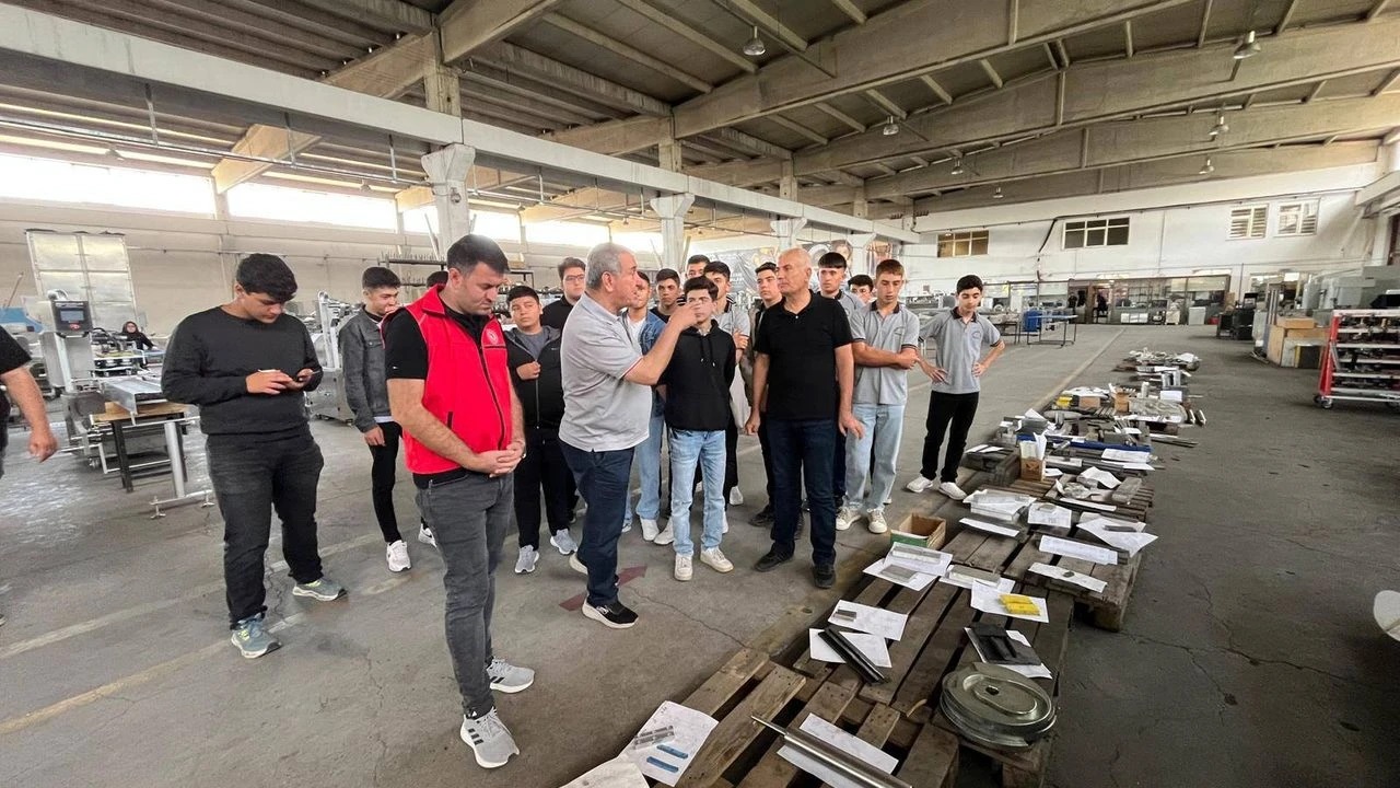 Deneyap Öğrencileri Fabrika Ziyaretinde (1)