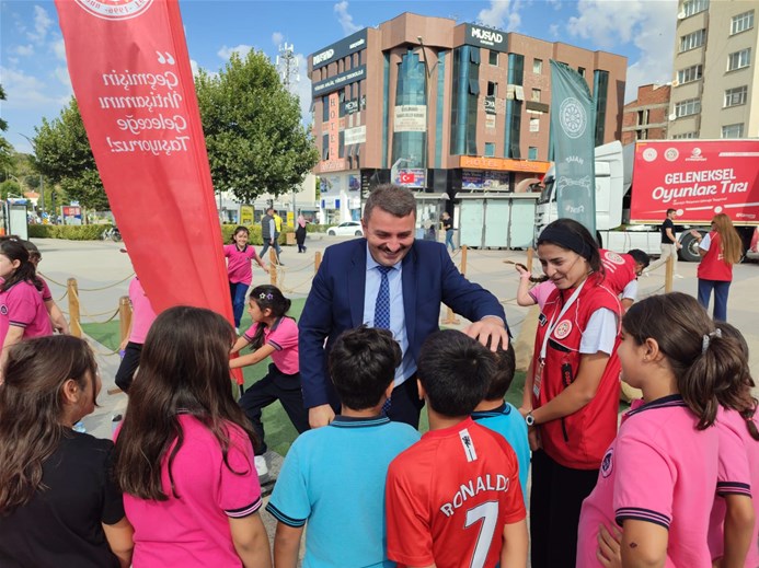 Geleneksel Oyunlar Tırı Kırşehir’de Çocuklarla Buluştu (1)