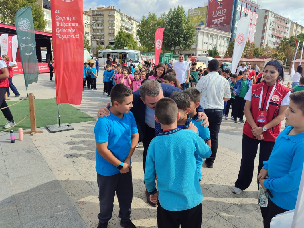 Geleneksel Oyunlar Tırı Kırşehir’de Çocuklarla Buluştu (4)