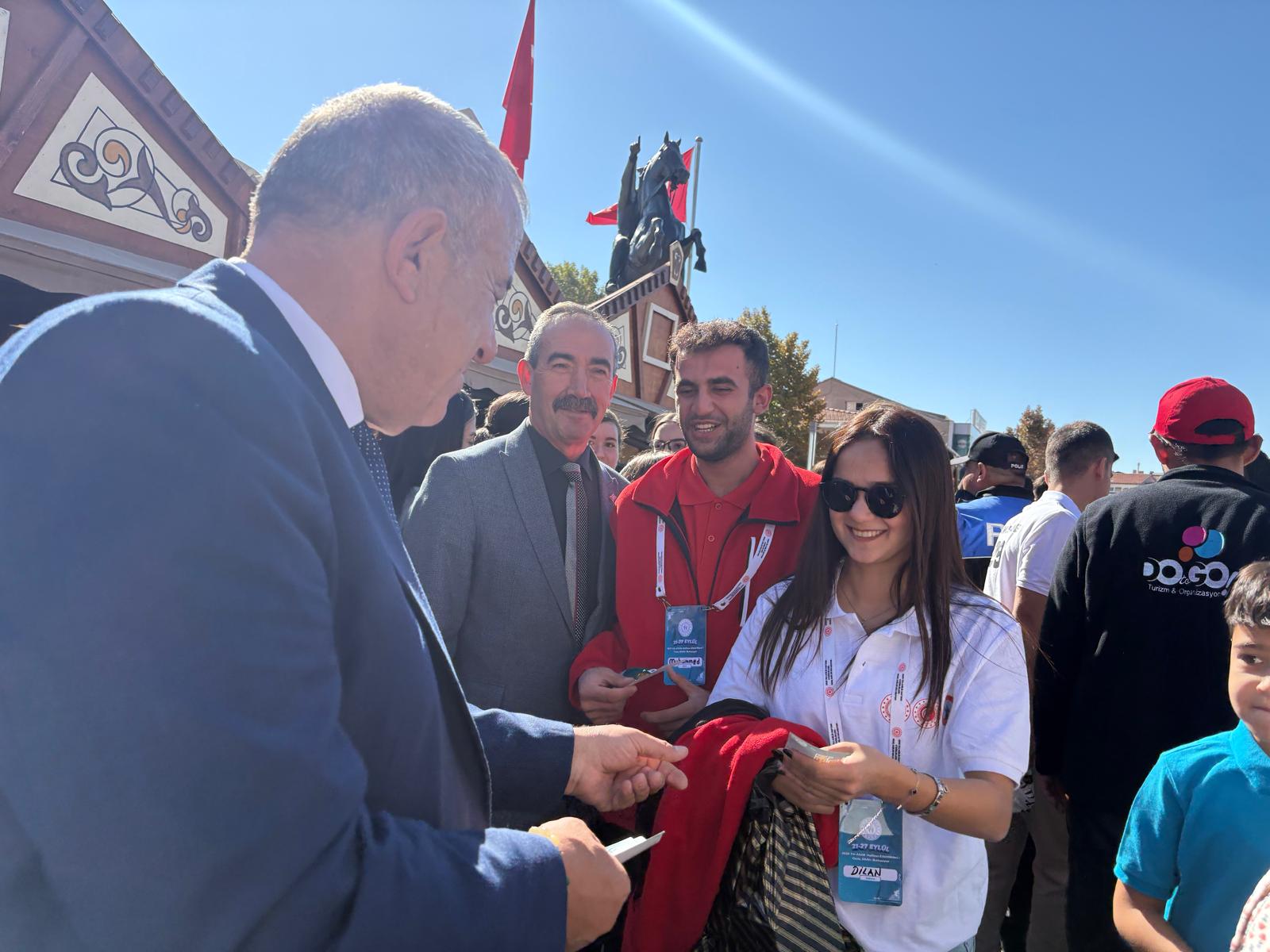 Kırşehir’de Ahi Kitap Fuarı Açıldı6