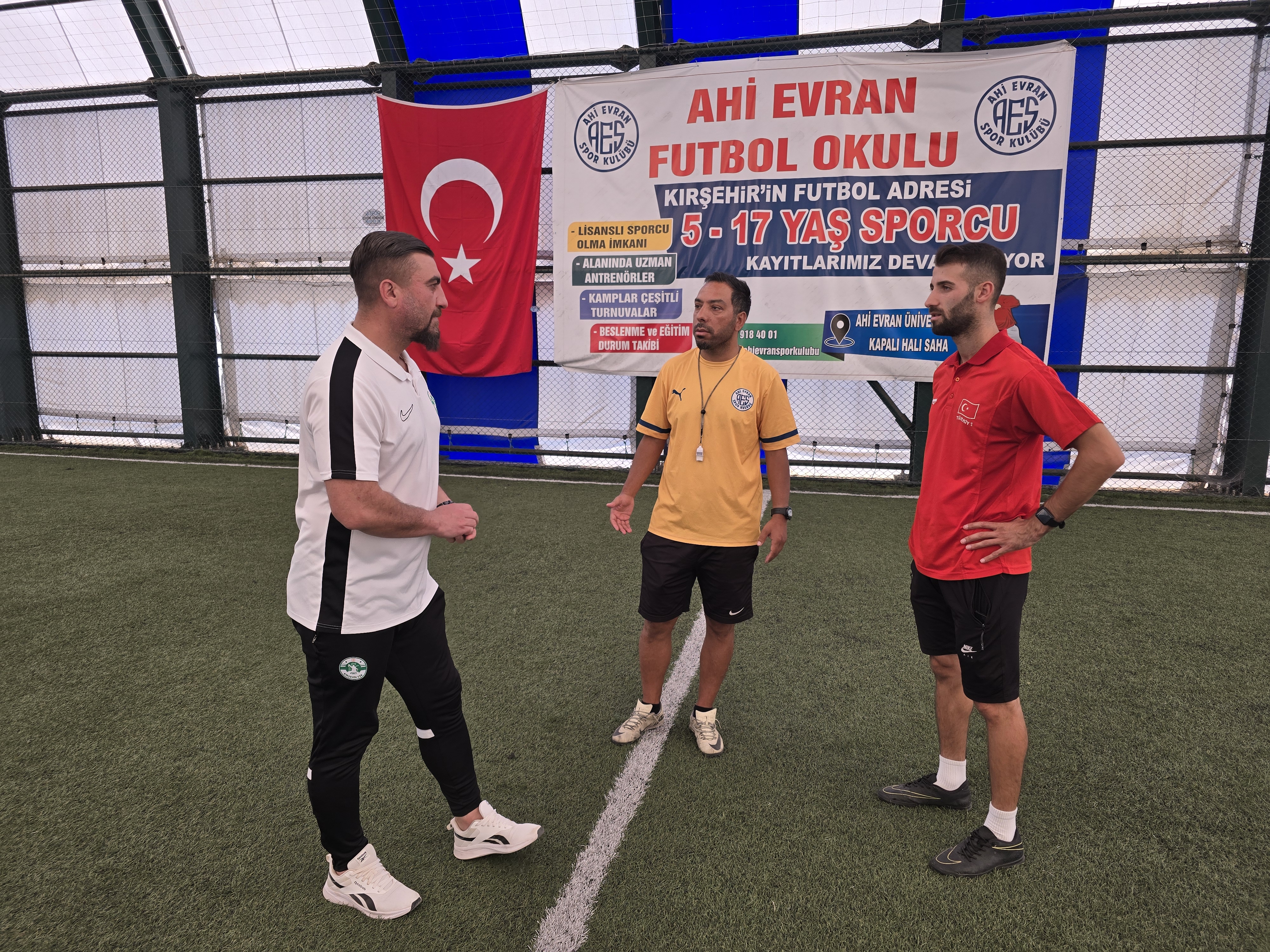 Kırşehirspor Heyetinden Ahi Evran Sk’ya Teşekkür Ziyareti (3)