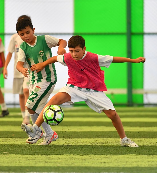 Yeşi̇l Sahalar Geleceği̇n Yildizlariyla Doluyor (1)