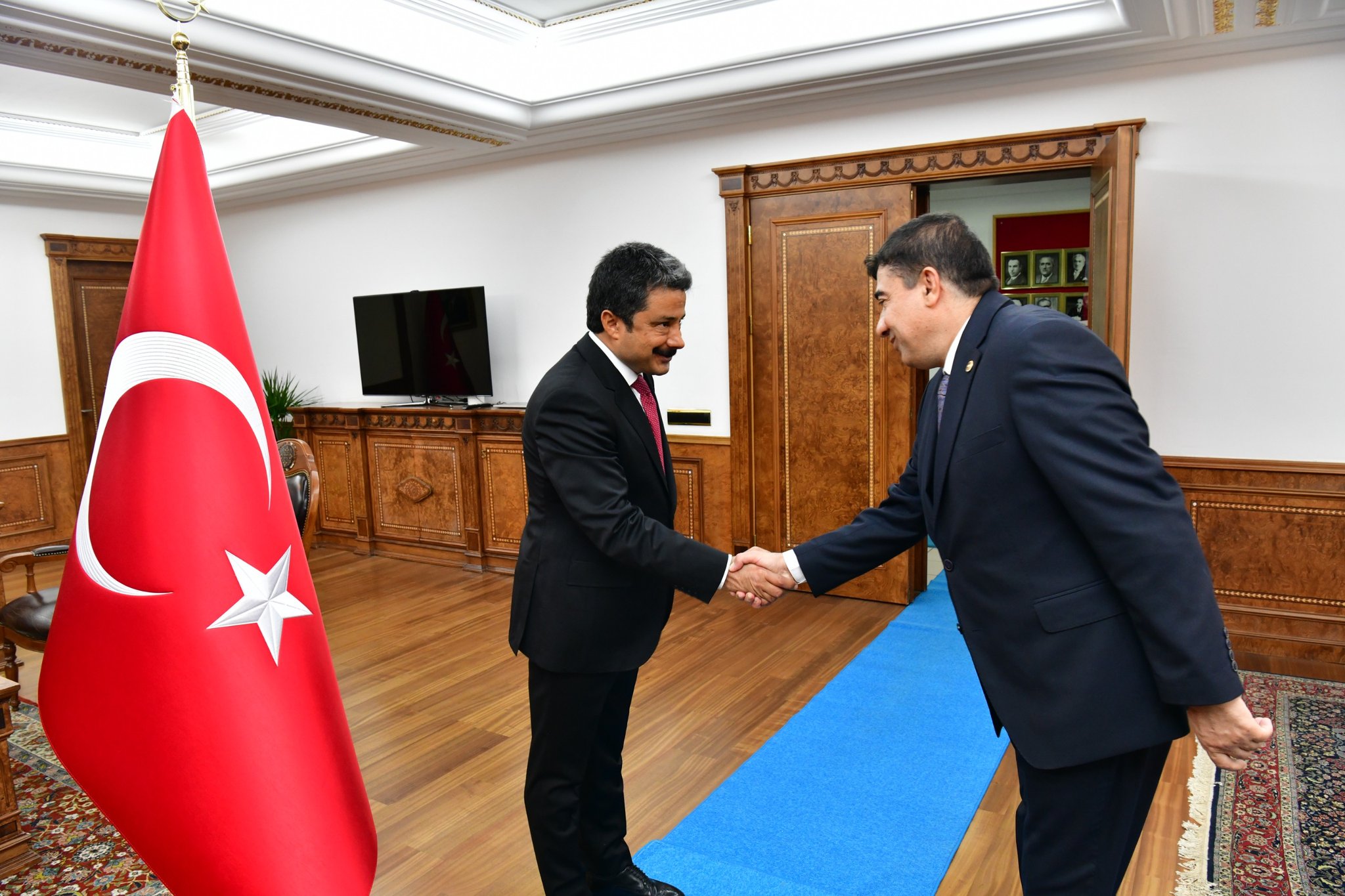 29 Ekim Kutlamaları Protokol Bayramlaşmasıyla Başladı