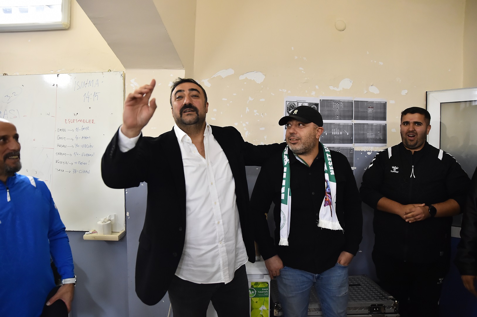 Başkan Torun Ve Işık Soyunma Odasına Indi Galibiyete Ortak Oldu (3)