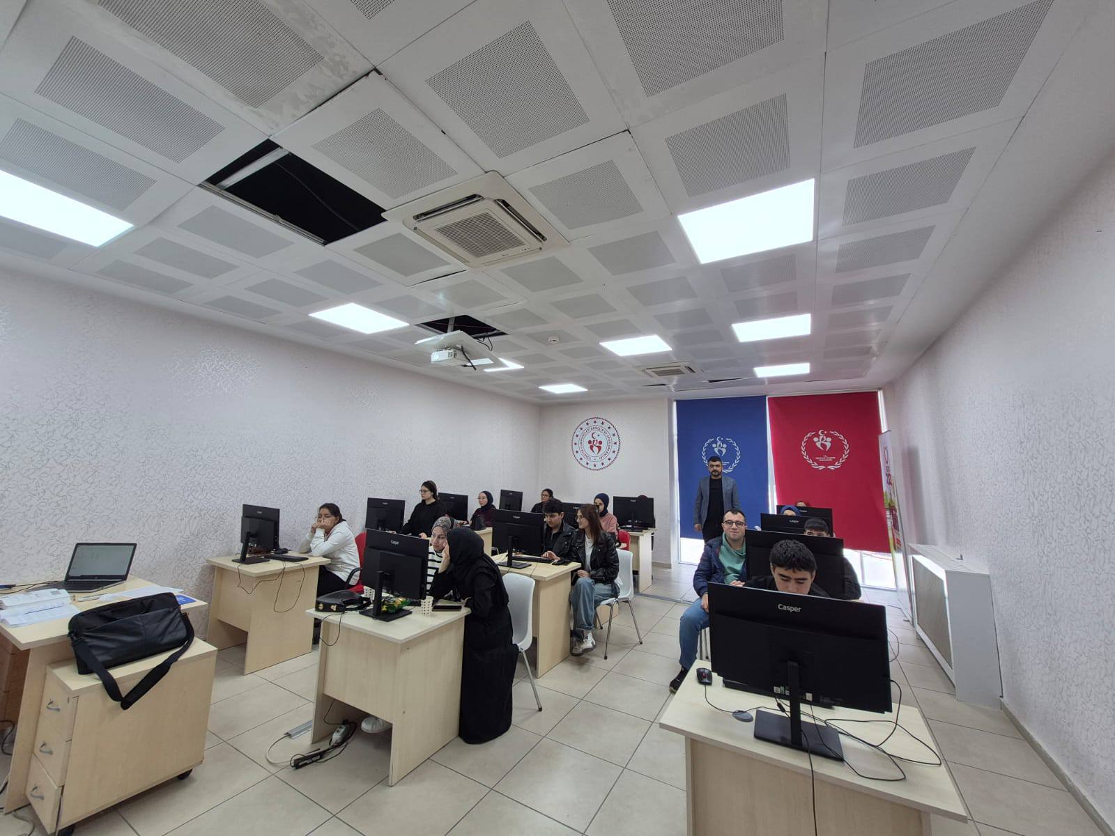 Cacabey Gençlik Merkez’inde Çalışmalar Devam Ediyor (2)